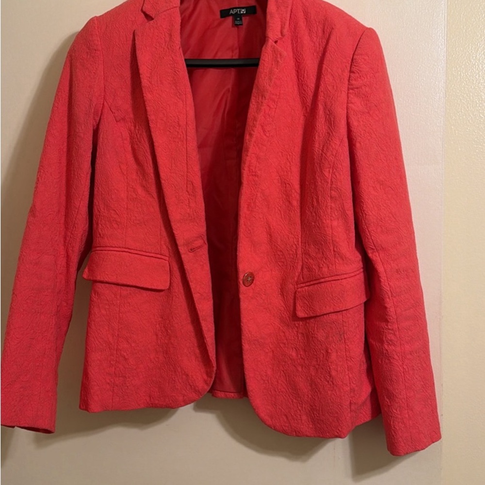 Apt. 9 Women's pink Blazer - embroidered